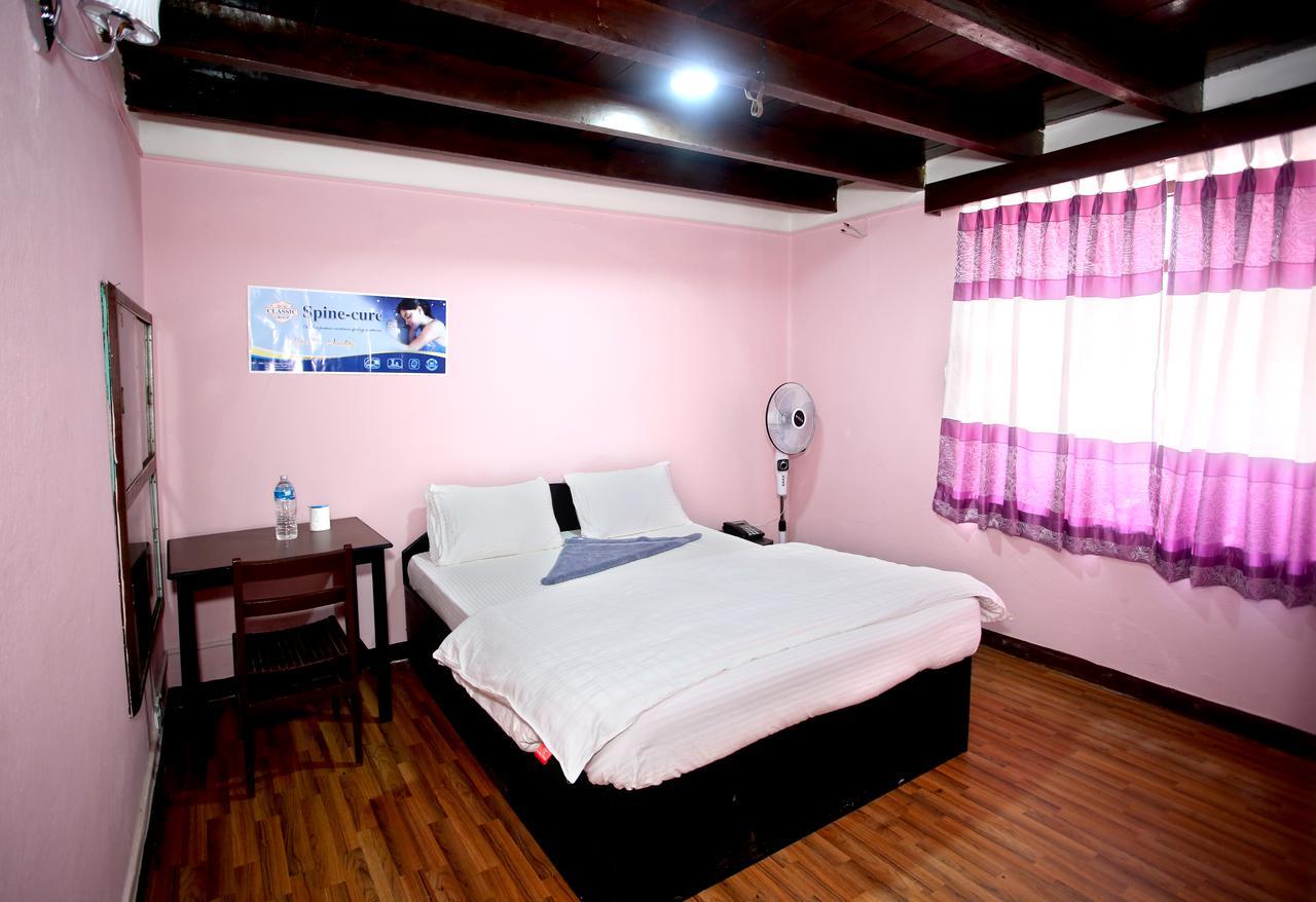 Mitra Garden Inn Katmandu Dış mekan fotoğraf