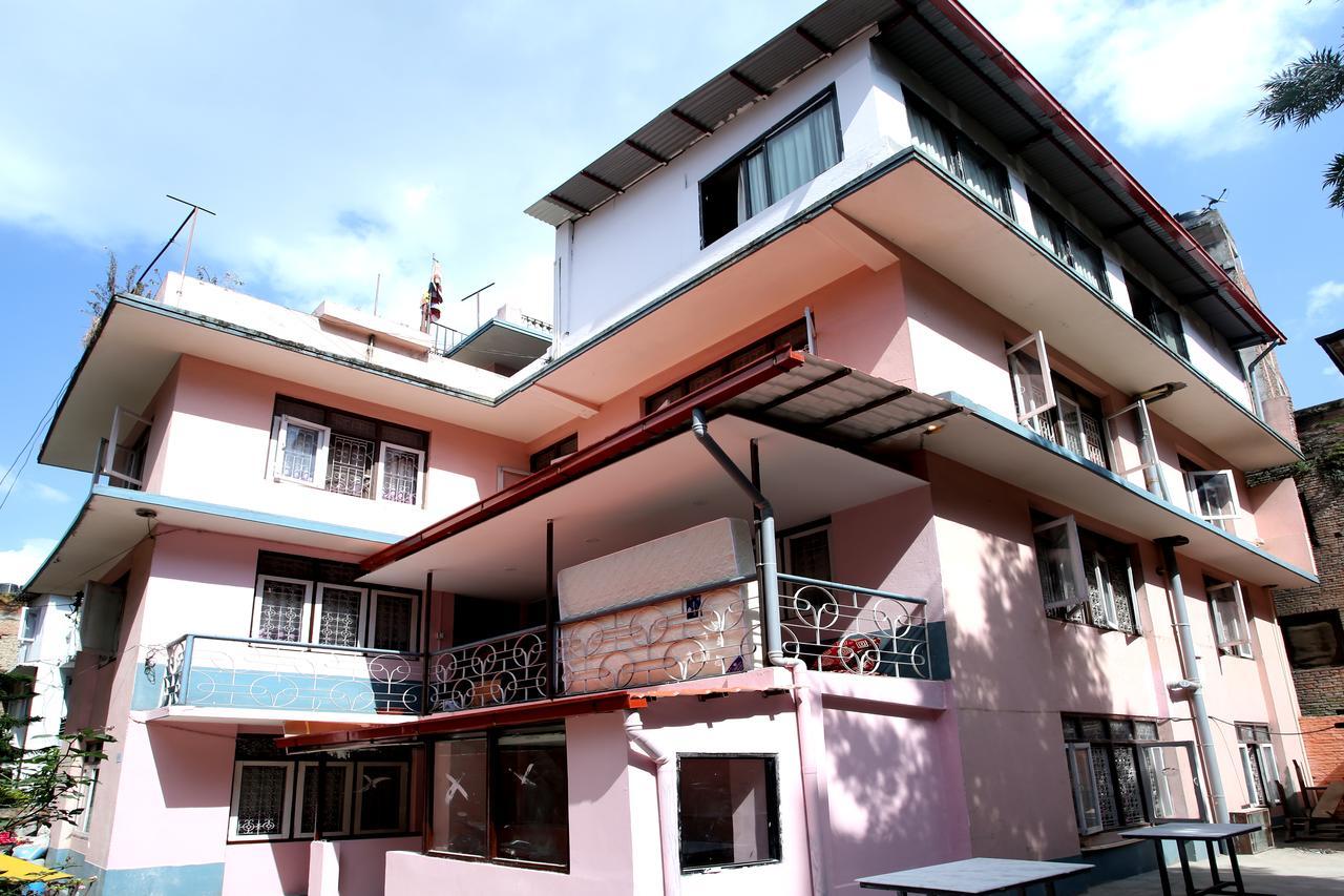 Mitra Garden Inn Katmandu Dış mekan fotoğraf