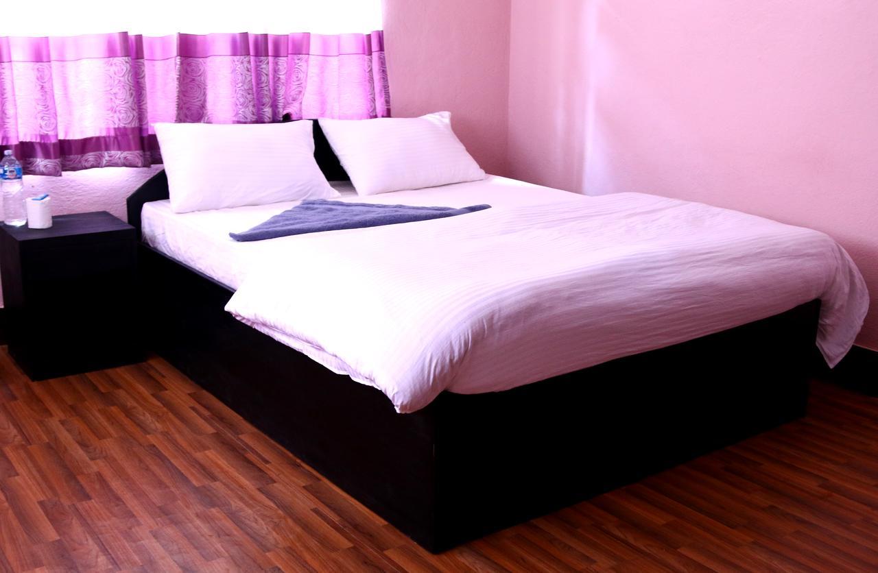 Mitra Garden Inn Katmandu Dış mekan fotoğraf