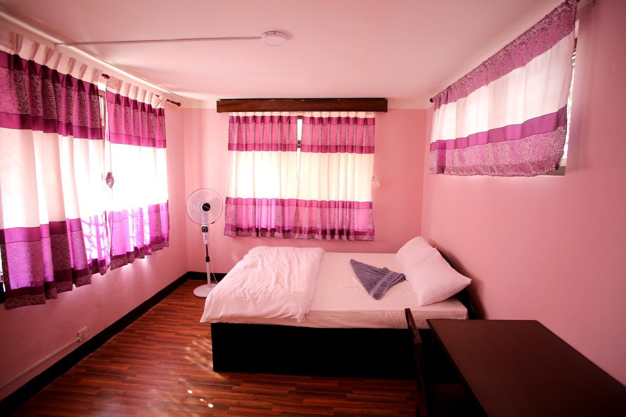 Mitra Garden Inn Katmandu Dış mekan fotoğraf