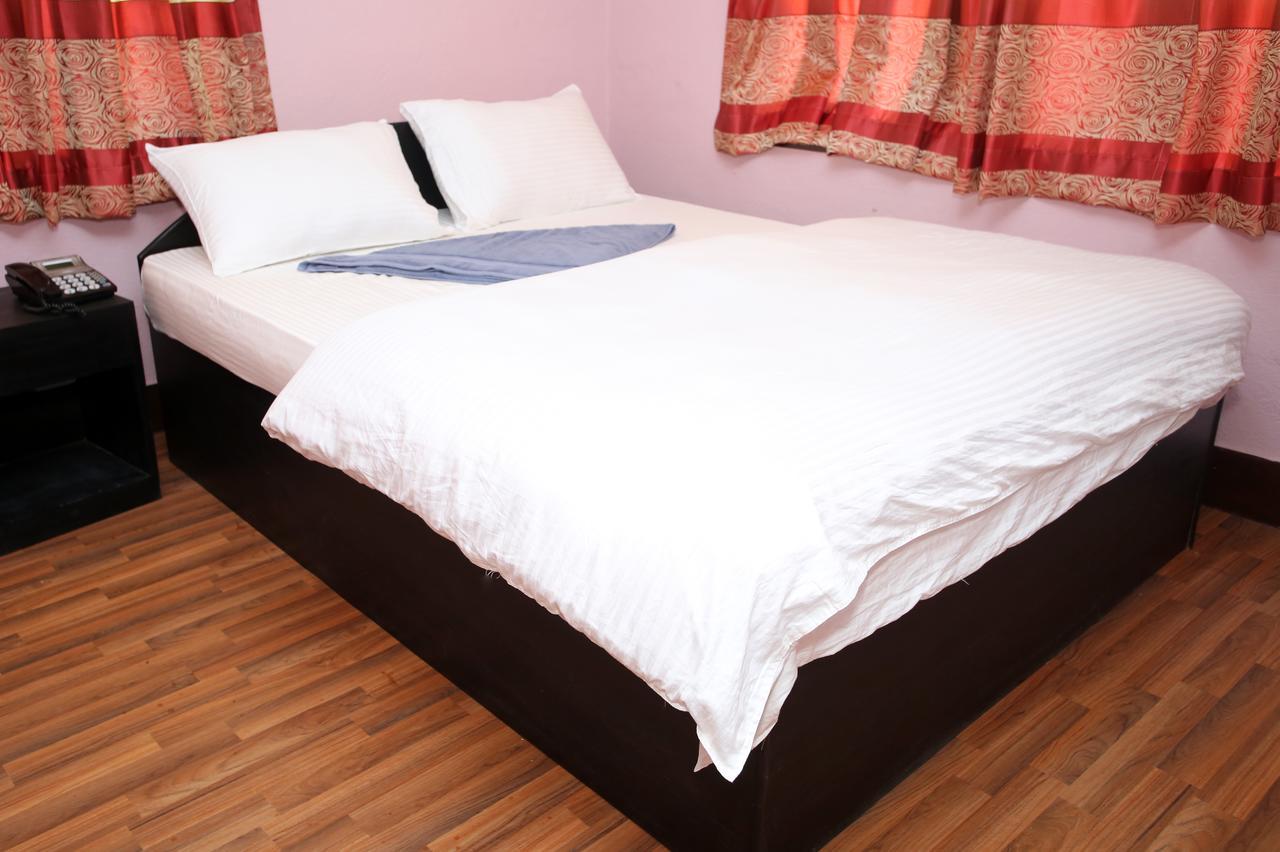 Mitra Garden Inn Katmandu Dış mekan fotoğraf