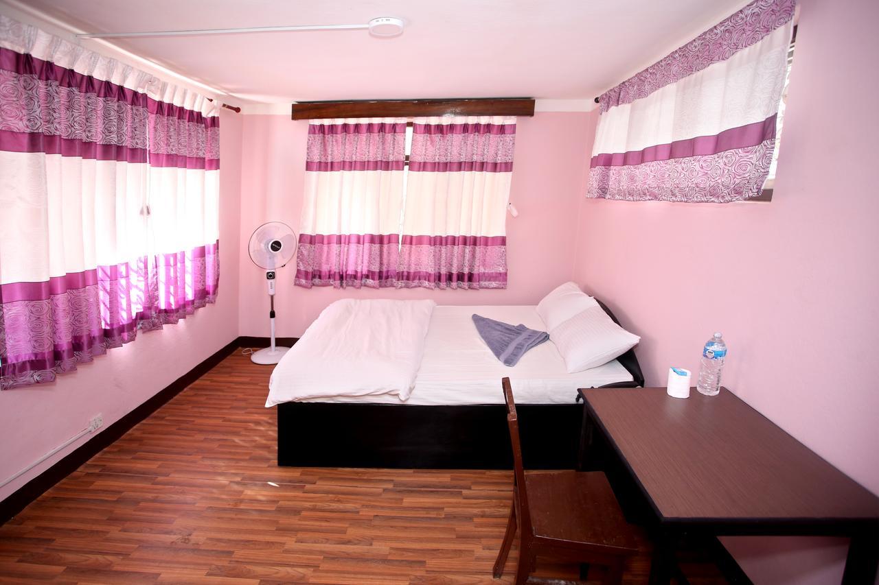 Mitra Garden Inn Katmandu Dış mekan fotoğraf