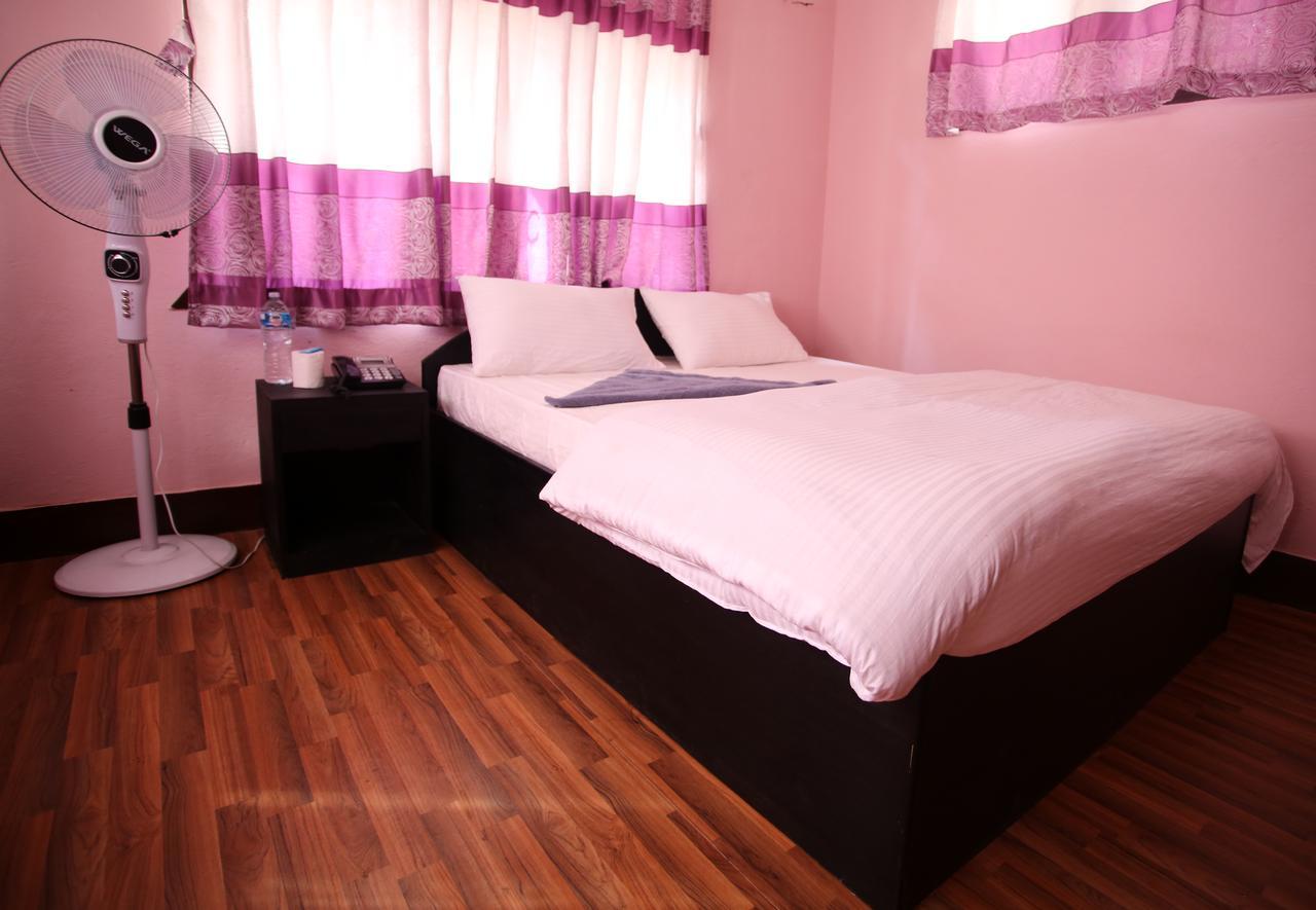 Mitra Garden Inn Katmandu Dış mekan fotoğraf
